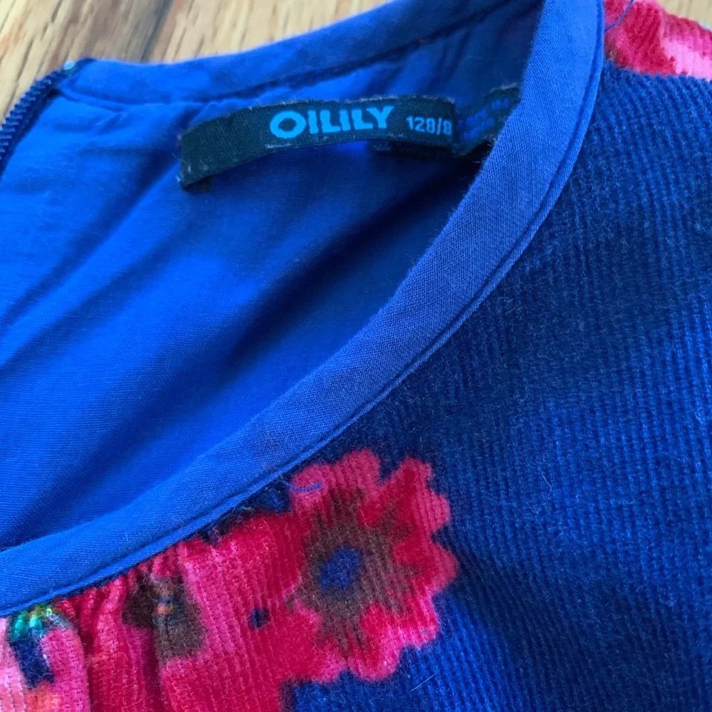Oilily - brand from Netherlands- size 8 set for girls - corduroy dress and top